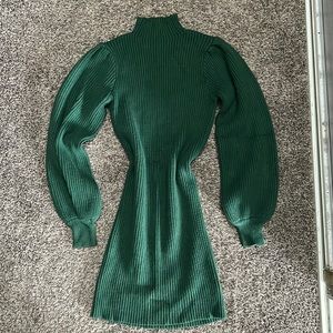 Puff sleeves green dress